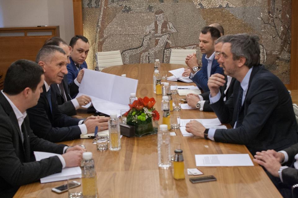 Kamberi takoi kryetarin e Odës ekonomike, Marko Çadezh, në Beograd
