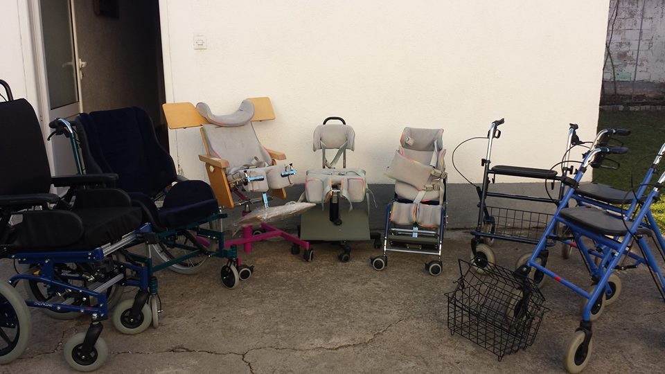 Shoqata Mjekët e Luginës sigurojnë karroca për njerëzit  në nevojë